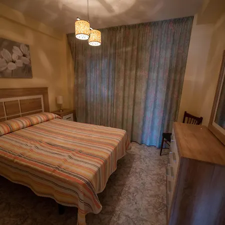 Apartamento De 2 Dormitorios Con Terraza Solo Familias Gandía Exterior photo