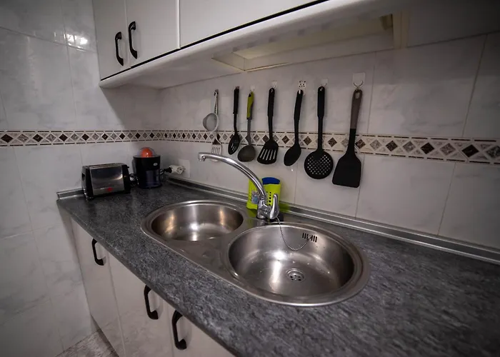 Apartamento De 2 Dormitorios Con Terraza Solo Familias
